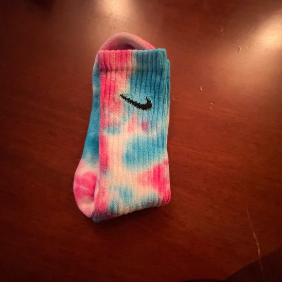 - Nike tie dye socks - Picture 3 of 3
